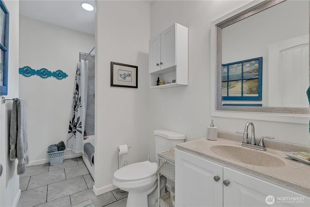 929 Discovery Avenue SE, Ocean Shores, WA 98569