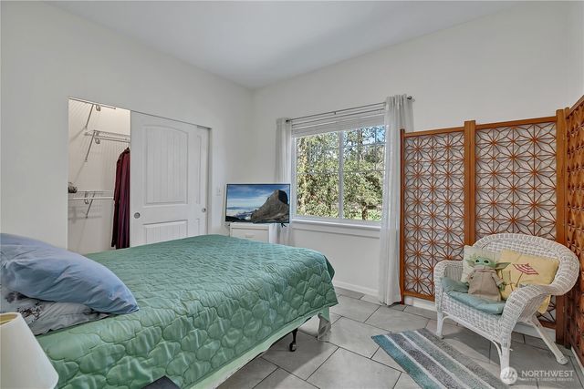 929 Discovery Avenue SE, Ocean Shores, WA 98569