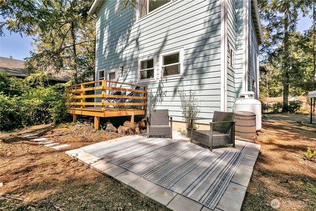 929 Discovery Avenue SE, Ocean Shores, WA 98569