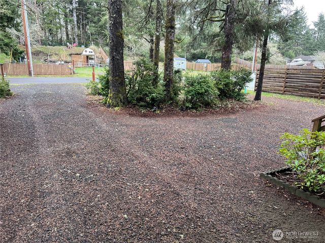 929 Discovery Avenue SE, Ocean Shores, WA 98569