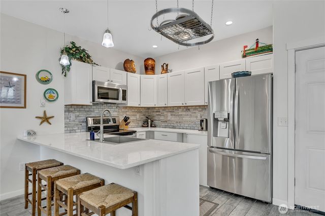 929 Discovery Avenue SE, Ocean Shores, WA 98569