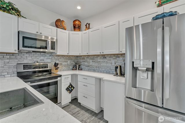 929 Discovery Avenue SE, Ocean Shores, WA 98569