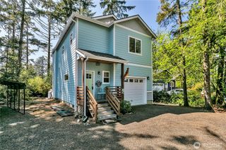 929 Discovery Avenue SE, Ocean Shores, WA 98569