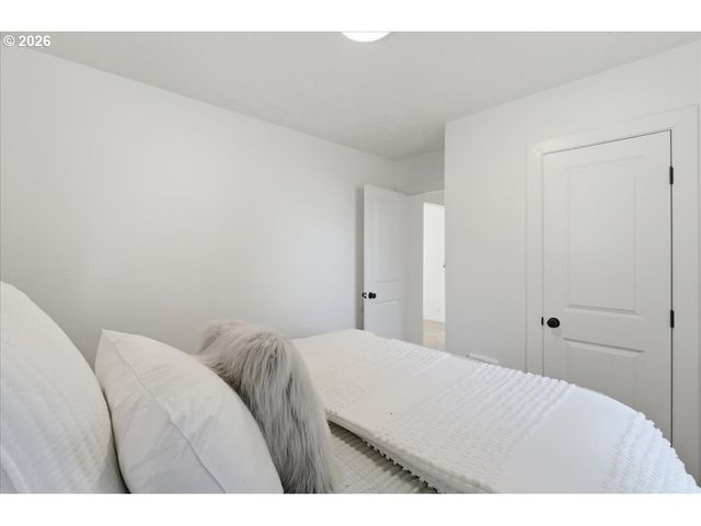 109 W JEFFERSON St, Bingen, WA 98605