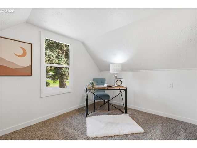 109 W JEFFERSON St, Bingen, WA 98605