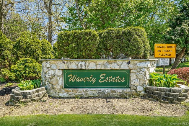 8 Gazebo Lane 8, Holtsville, NY 11742