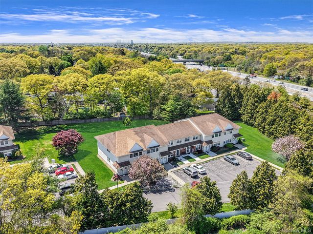 8 Gazebo Lane 8, Holtsville, NY 11742