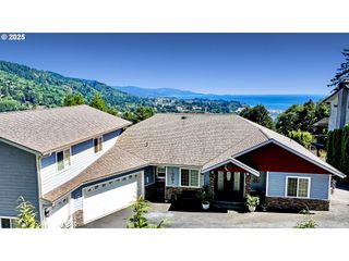 16881 MARINA HEIGHTS Rd, Brookings, OR 97415