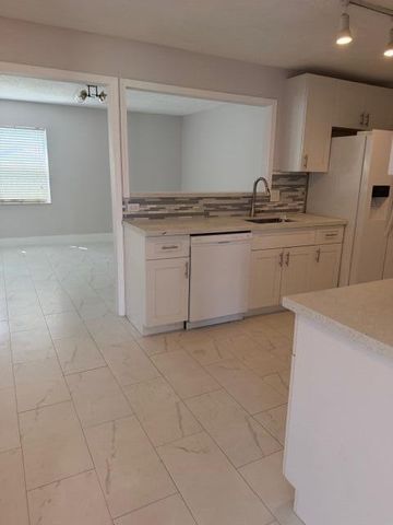 9448 Saddlebrook Drive, Boca Raton, FL 33496