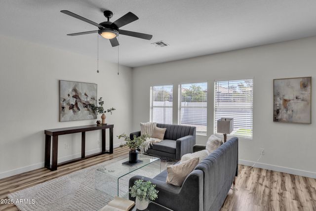 1124 E PARKVIEW Court, Gilbert, AZ 85295