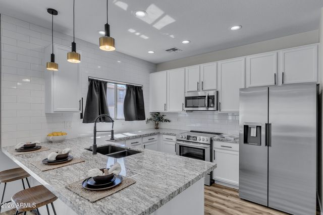 1124 E PARKVIEW Court, Gilbert, AZ 85295