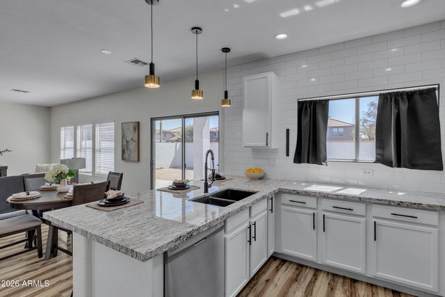 1124 E PARKVIEW Court, Gilbert, AZ 85295