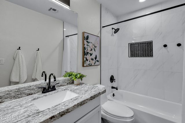 1124 E PARKVIEW Court, Gilbert, AZ 85295
