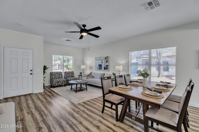 1124 E PARKVIEW Court, Gilbert, AZ 85295