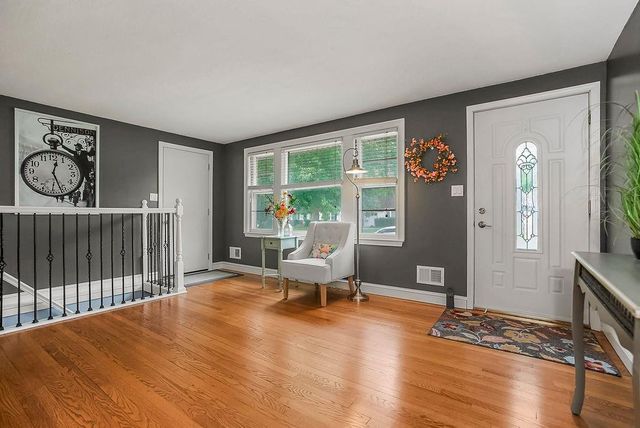 8817 W 82nd Terrace, Overland Park, KS 66204