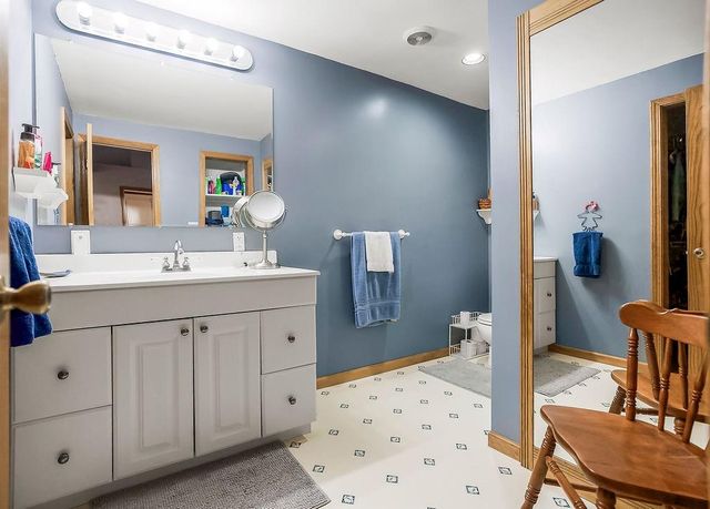 8817 W 82nd Terrace, Overland Park, KS 66204