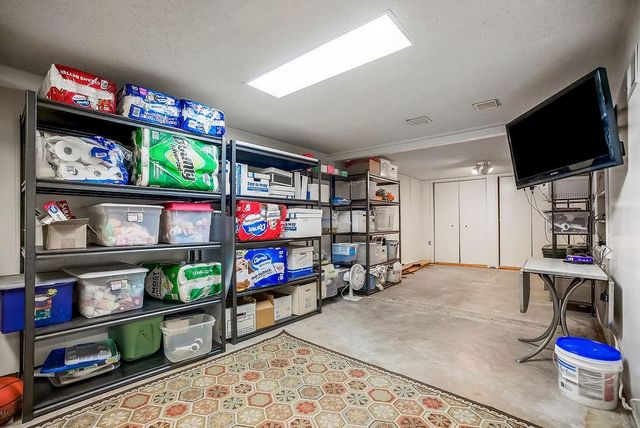 8817 W 82nd Terrace, Overland Park, KS 66204