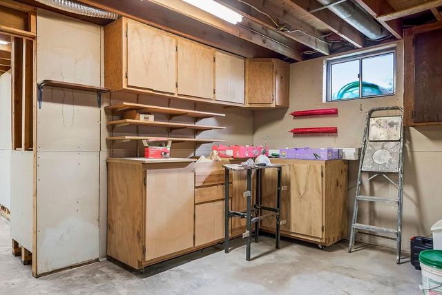 8817 W 82nd Terrace, Overland Park, KS 66204