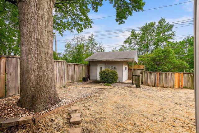 8817 W 82nd Terrace, Overland Park, KS 66204
