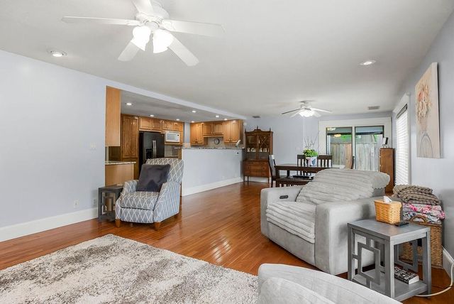 8817 W 82nd Terrace, Overland Park, KS 66204