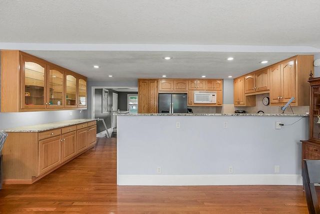 8817 W 82nd Terrace, Overland Park, KS 66204