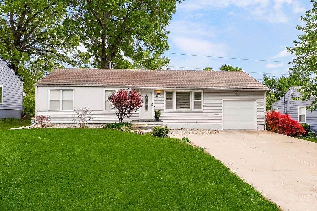 8817 W 82nd Terrace, Overland Park, KS 66204