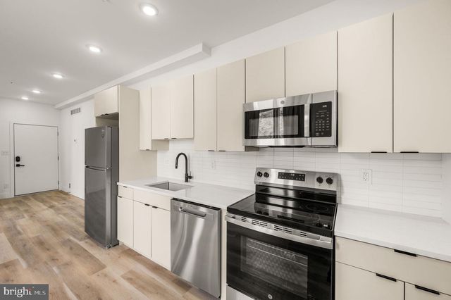 4921 CHESTER AVE, Philadelphia, PA 19143