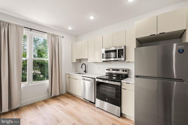4921 CHESTER AVE, Philadelphia, PA 19143