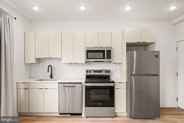 4921 CHESTER AVE, Philadelphia, PA 19143