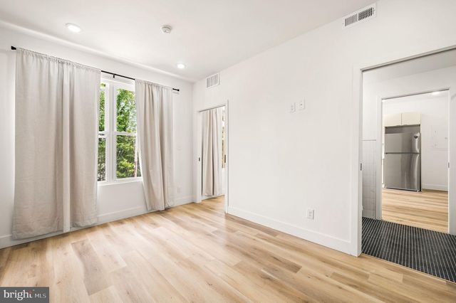 4921 CHESTER AVE, Philadelphia, PA 19143