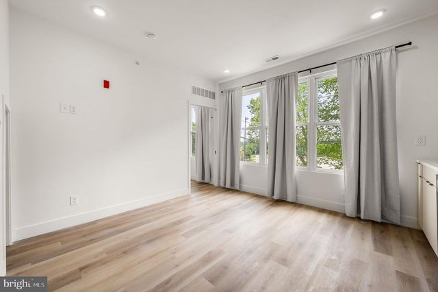 4921 CHESTER AVE, Philadelphia, PA 19143