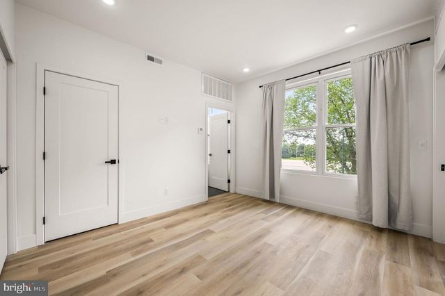 4921 CHESTER AVE, Philadelphia, PA 19143