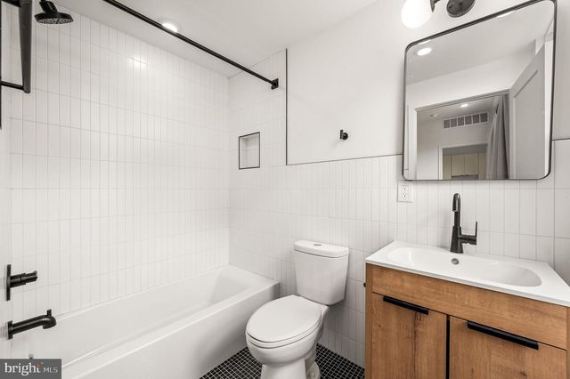 4921 CHESTER AVE, Philadelphia, PA 19143