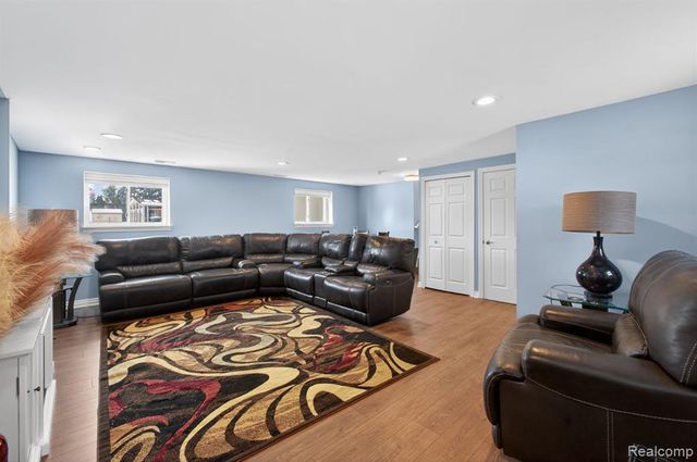 14544 Suffield Lane, Sterling Heights, MI 48312