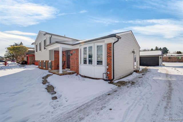 14544 Suffield Lane, Sterling Heights, MI 48312