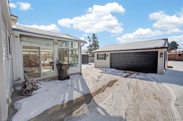 14544 Suffield Lane, Sterling Heights, MI 48312