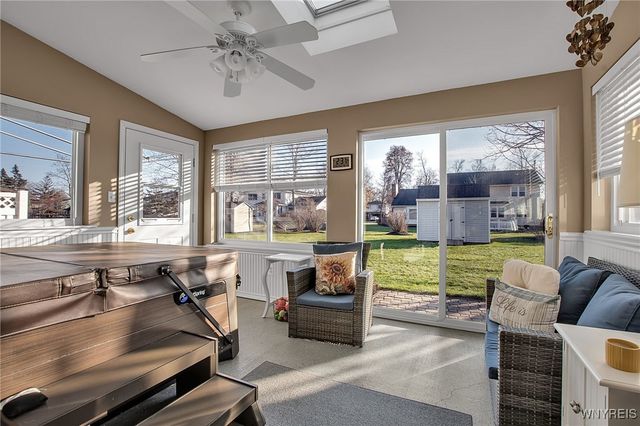 10 Mcintosh Drive, Lockport City, NY 14094