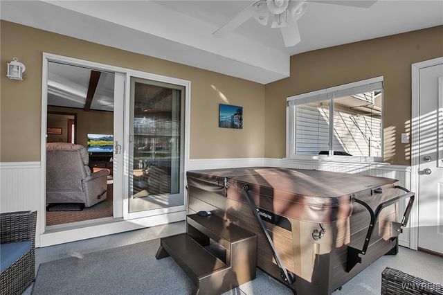 10 Mcintosh Drive, Lockport City, NY 14094