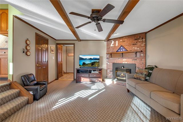 10 Mcintosh Drive, Lockport City, NY 14094