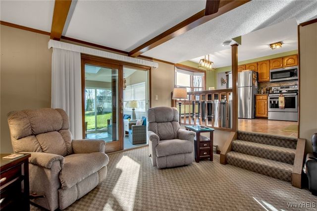 10 Mcintosh Drive, Lockport City, NY 14094