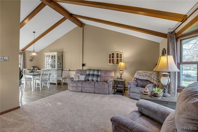 10 Mcintosh Drive, Lockport City, NY 14094