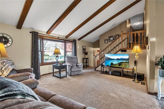 10 Mcintosh Drive, Lockport City, NY 14094