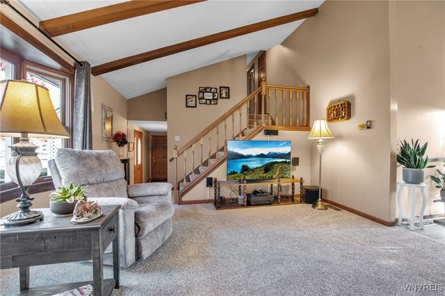 10 Mcintosh Drive, Lockport City, NY 14094