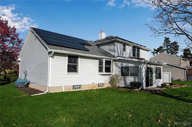 10 Mcintosh Drive, Lockport City, NY 14094