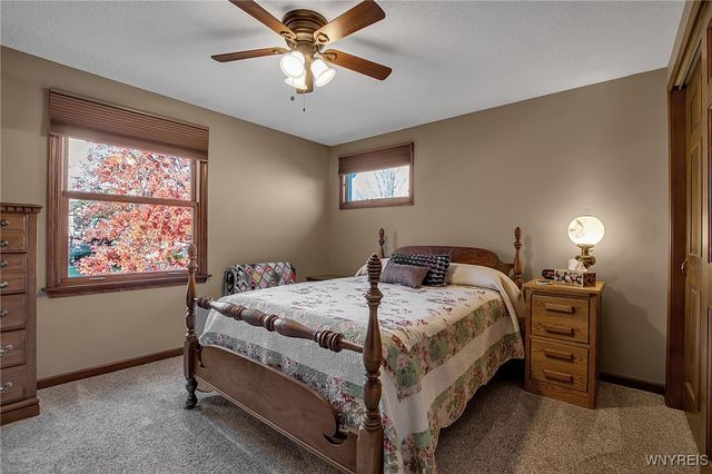 10 Mcintosh Drive, Lockport City, NY 14094