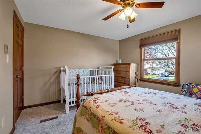 10 Mcintosh Drive, Lockport City, NY 14094