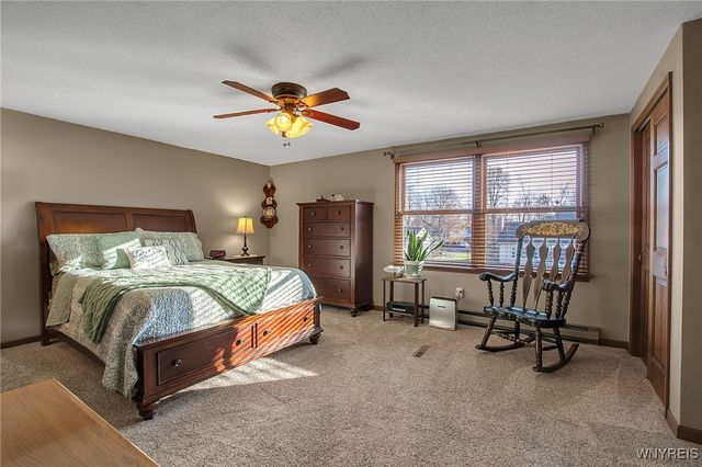 10 Mcintosh Drive, Lockport City, NY 14094