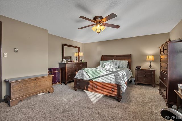 10 Mcintosh Drive, Lockport City, NY 14094