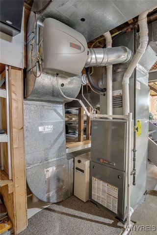 10 Mcintosh Drive, Lockport City, NY 14094