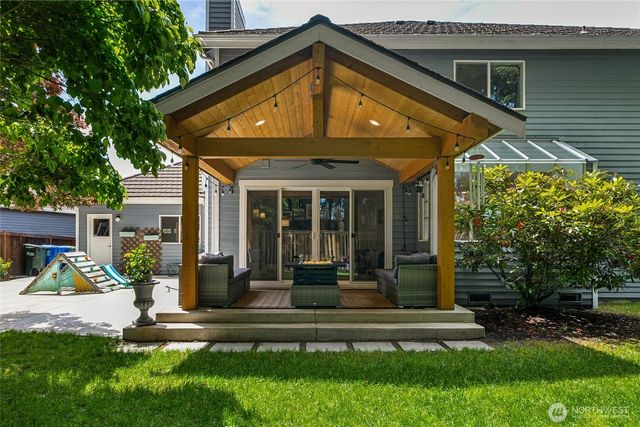 16007 135th AVE CT E, Puyallup, WA 98374